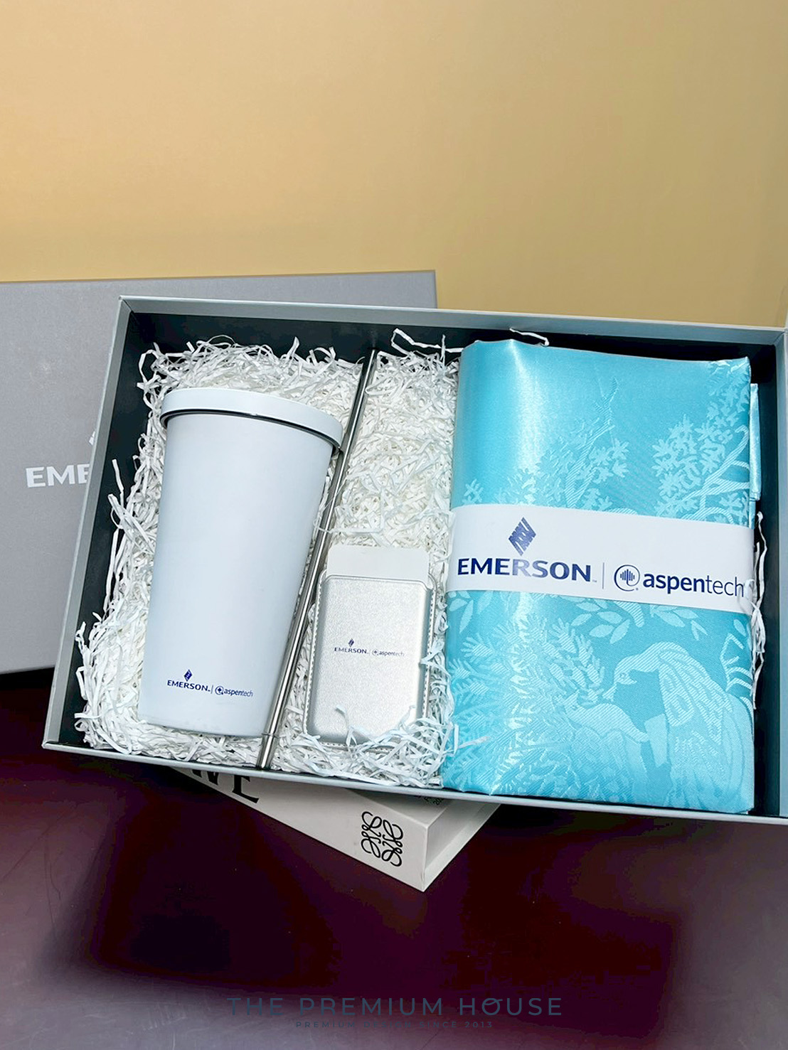 Premium set แก้วน้ำเก็บอุณหภูมิ ผ้าแพร Magcase พร้อมกล่อง