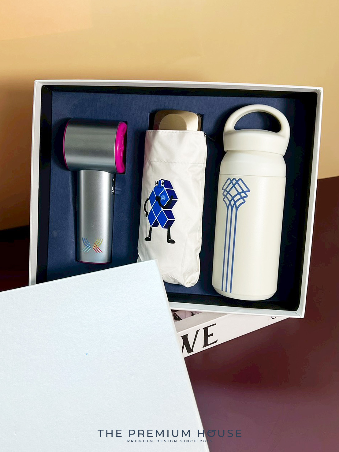 Premium set พัดลมไอเย็น ร่มกัน UV กระบอกน้ำเก็บอุณหภูมิมีหูหิ้ว พร้อมกล่อง