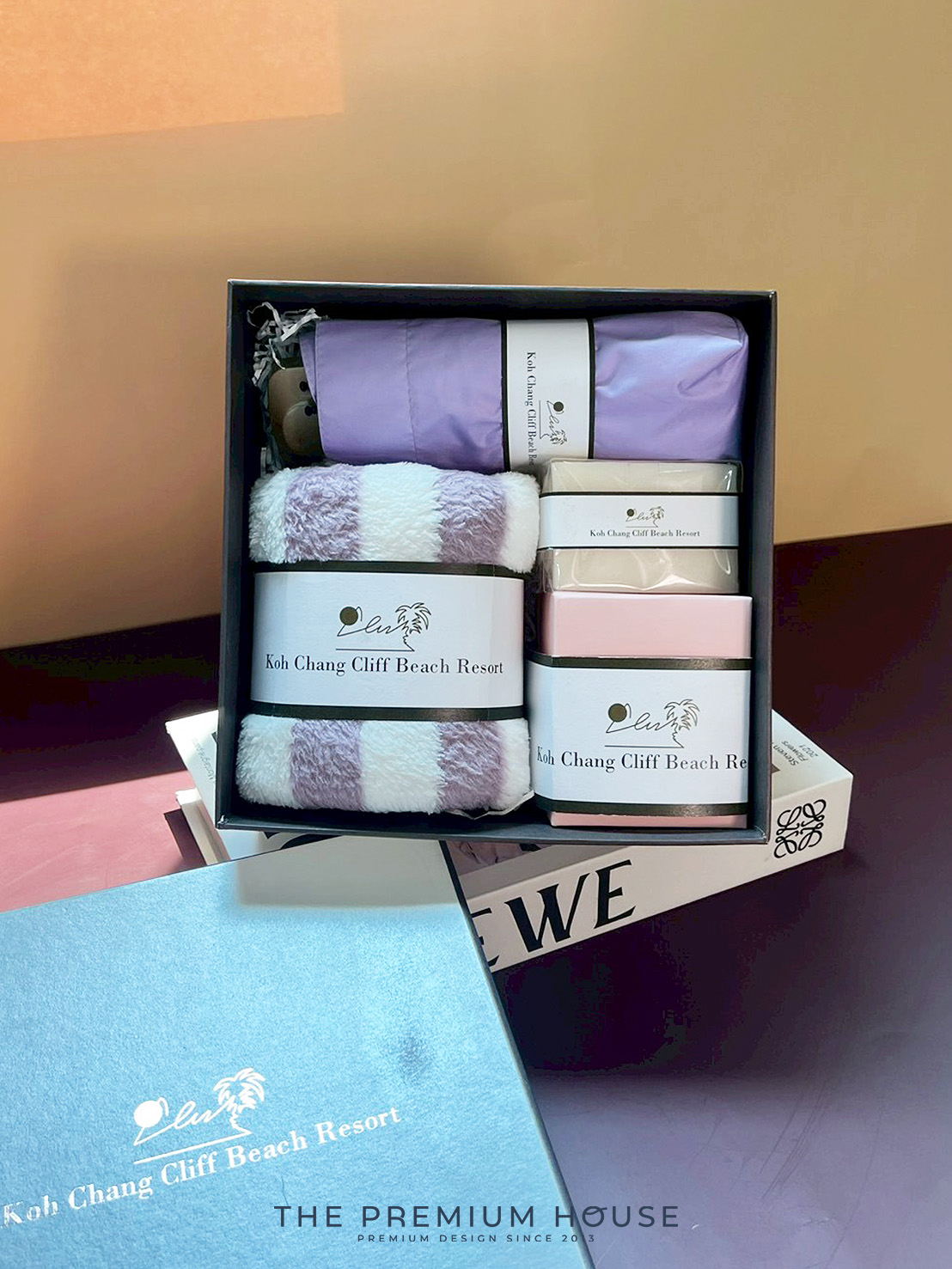 Premium set ร่มกัน UV ผ้าขนหนูนิ่ม เทียนหอม สบู่น้ำนมข้าว พร้อมกล่อง PM-071